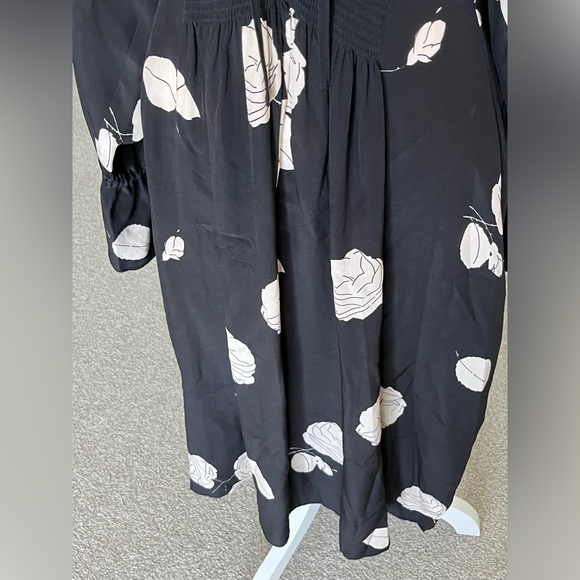 NWOT All Saints Black with Cream Lavete Rodin Smocked Floral Silk Dress Size S - Picture 5 of 11